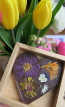 Afbeelding in Gallery-weergave laden, Hart bloemenreep pure chocolade
