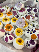 Afbeelding in Gallery-weergave laden, Bloemenmeringues

