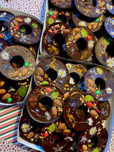 Afbeelding in Gallery-weergave laden, bloemenkrans kerstkrans puur met lint
